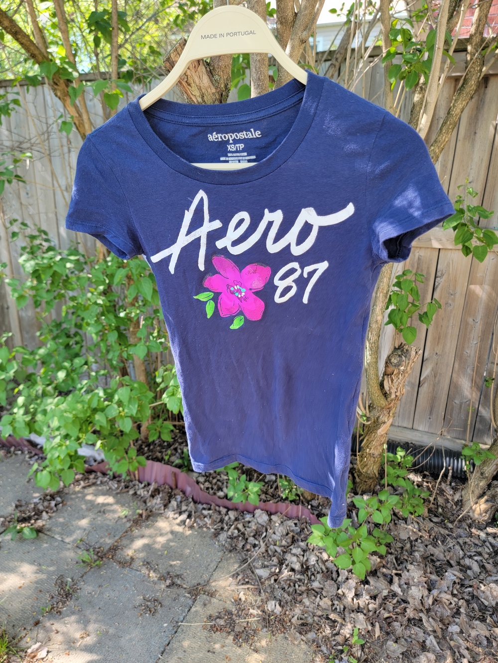 NEW Aeropostale Navy Short Sleeve Tee with Pink Floral Graphic | Size XS